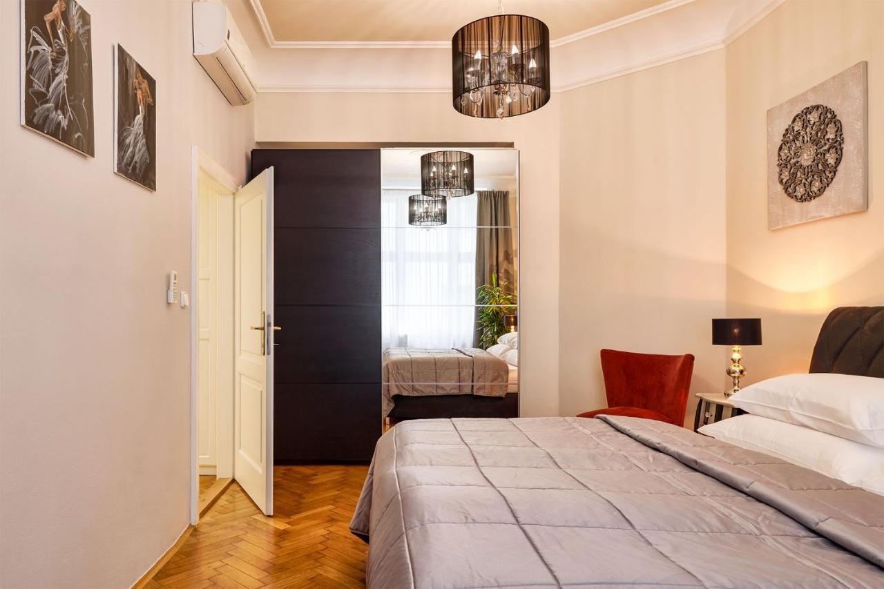 Pragueone Apartment,A/C,Terrace Exterior photo